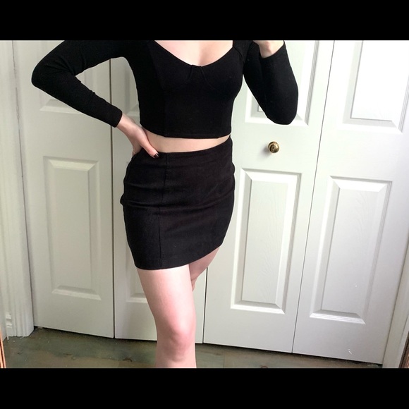 Black Skirt - Picture 3 of 7